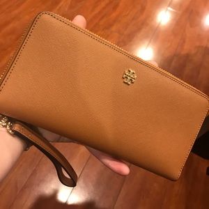 Tory burch wallet, wristlet